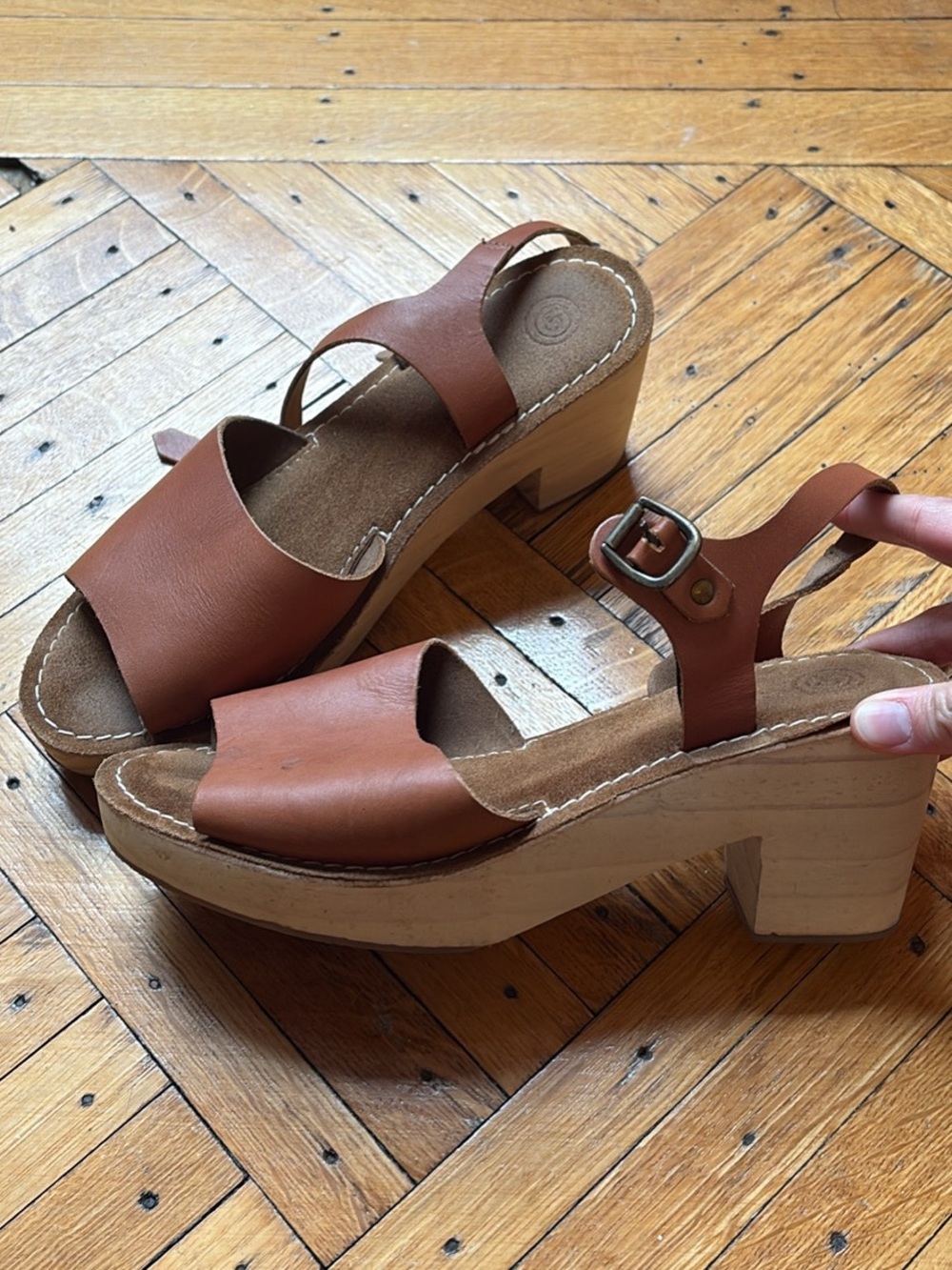 Women's Brown Leather Block Heel Sandals - Classic Strap Design